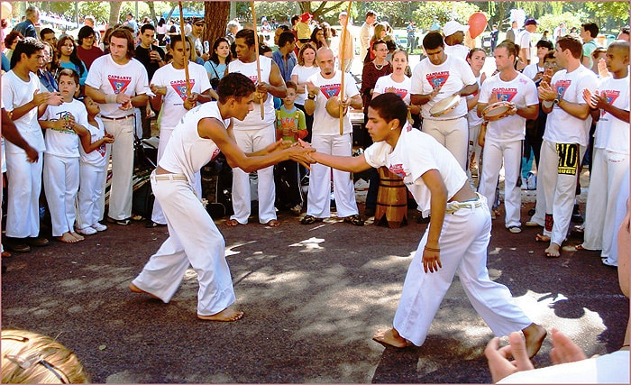 Capoeira é Luta ou Dança História