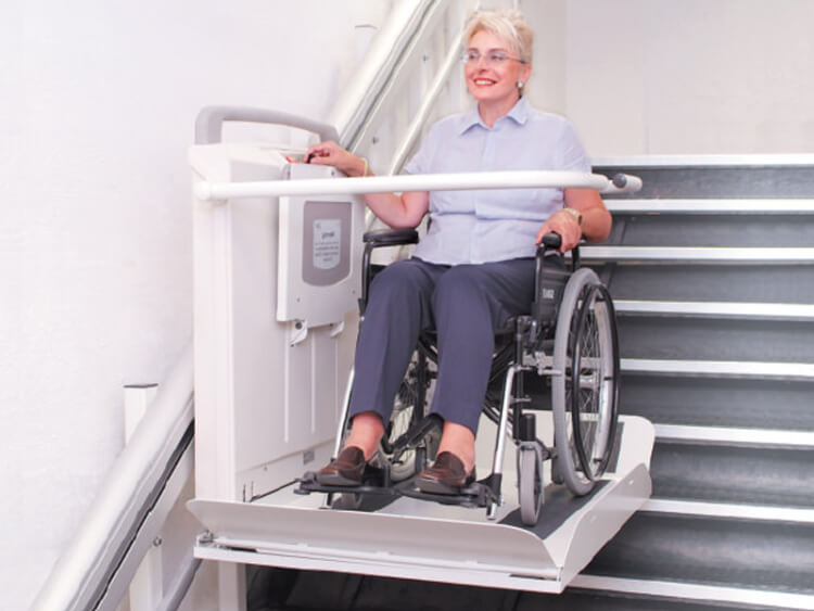 Cadeira elevador para idosos - Como funciona? Quanto custa?