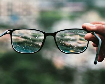 Como Tirar Mancha da Lente do Óculos de Grau?