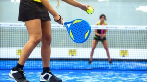 Qual a melhor raquete de padel para iniciantes?